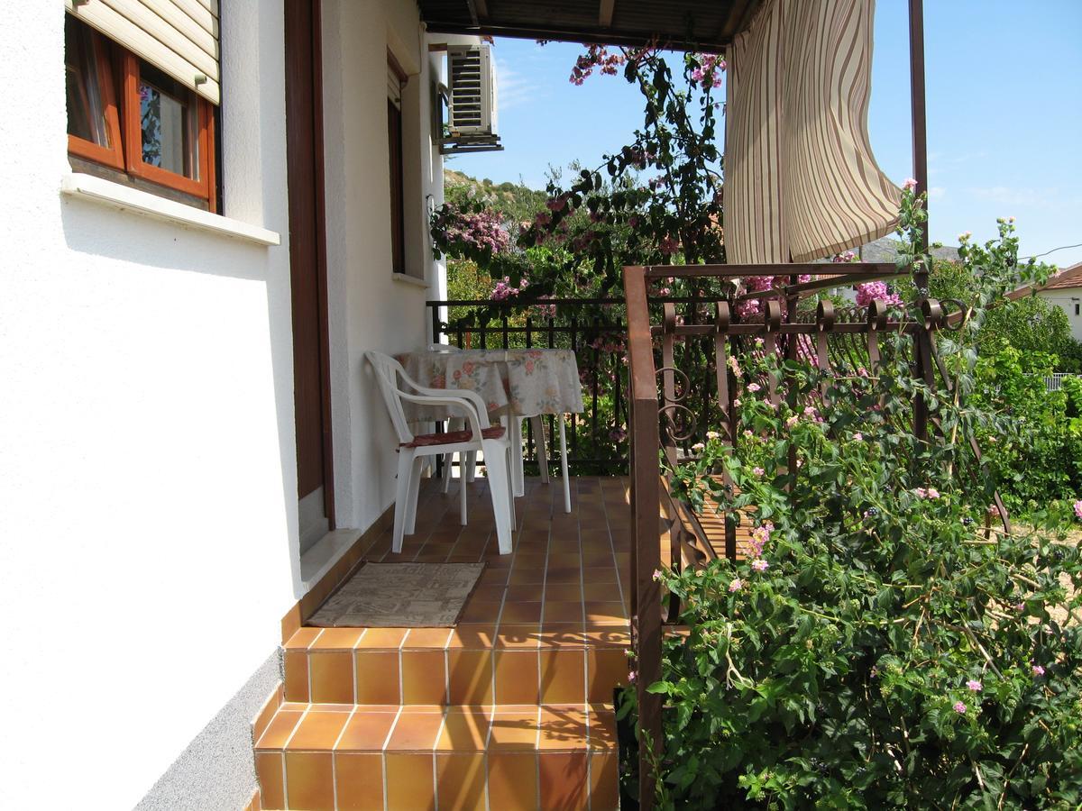 Apartments Stanko Trogir Eksteriør bilde